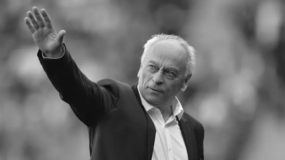 Read more about the article Svet futbalu prišiel vo veľké meno: Zomrel bývalý tréner legendárnej Slavie!