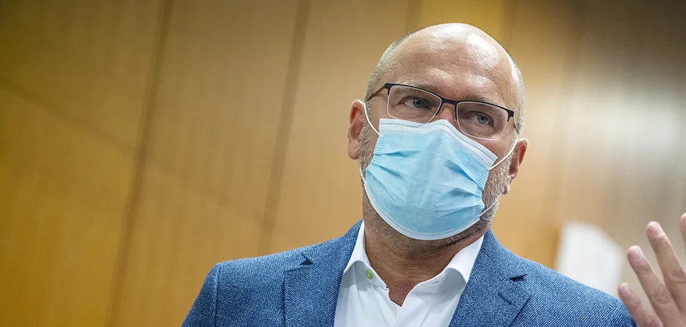 Read more about the article VIDEO Sulík si sype popol na hlavu: Toto sa premiér opýtal, skočil som mu do reči a povedal áno