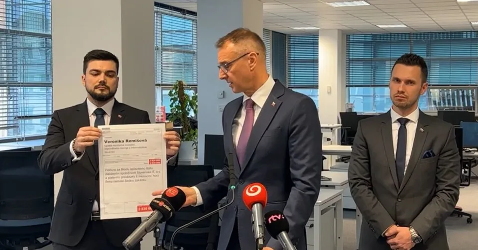 Read more about the article VIDEO Raši ostro kritizuje Remišovú: Zlyhala a TAKTO spôsobila štátu škodu vo výške takmer 3 milióny eur