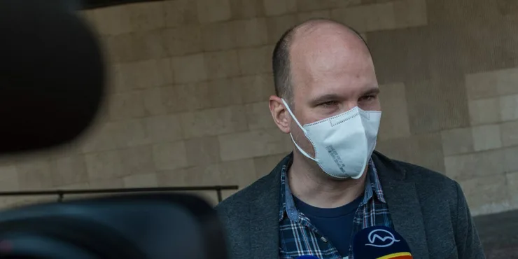 Podpredseda Národnej rady (NR) SR Gábor Grendel (OĽANO) odpovedá na otázky novinárov