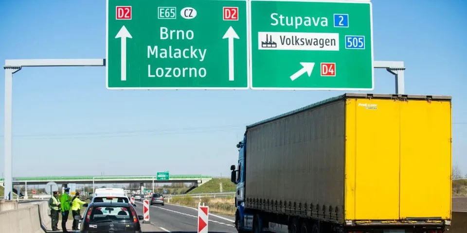 Read more about the article Vodiči, pripravte sa na víkendové obmedzenia: Pri Bratislave budú diaľničné uzávery!
