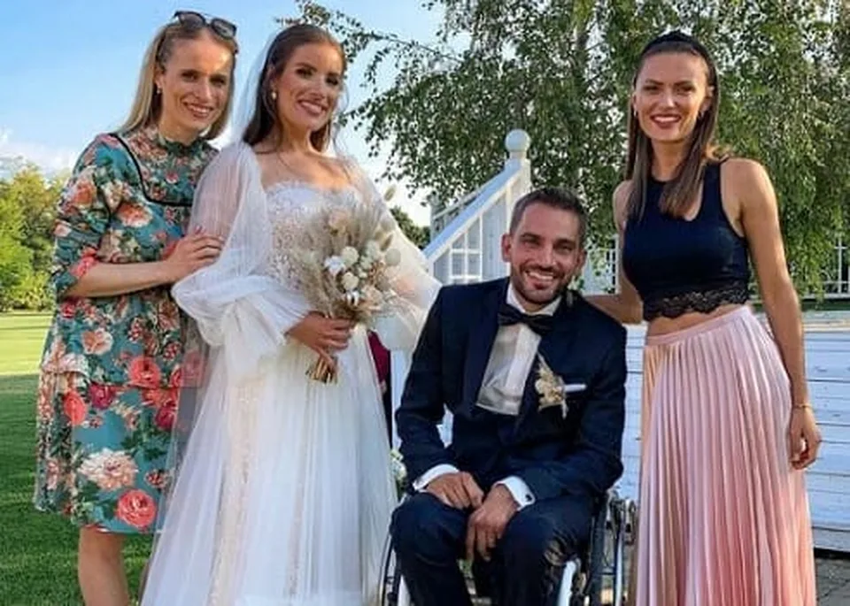 Read more about the article To bolo neskutočne dojemné! Moderátor na vozíku sa oženil