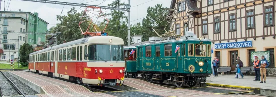 Read more about the article V Tatrách opäť premávajú historické električky, pripoja aj unikátny vozeň