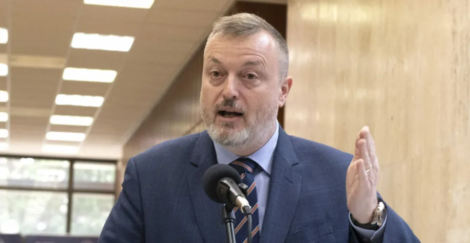 Read more about the article VIDEO Ako sa ku koaličným otrasom stavajú Kollárovci? Krajniak o súdnej mape aj Mikulcovi
