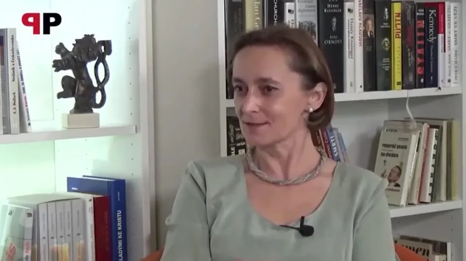 Read more about the article VIDEO Očkovanci proti Covidu sa hanbia priznať, že ich oklamali, tvrdí česká biologička Soňa Peková 