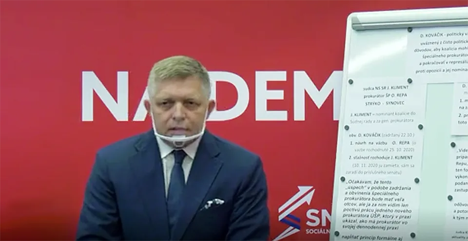 Read more about the article VIDEO Fico ukončil tlačovku po slovnej prestrelke s novinárkou: Ste veľmi trápna!