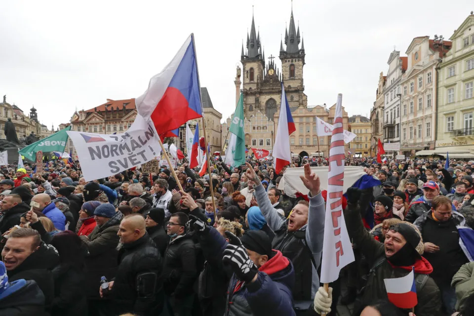 Read more about the article Demonštrácie v Prahe proti opatreniam: „Nemáte svedomie”