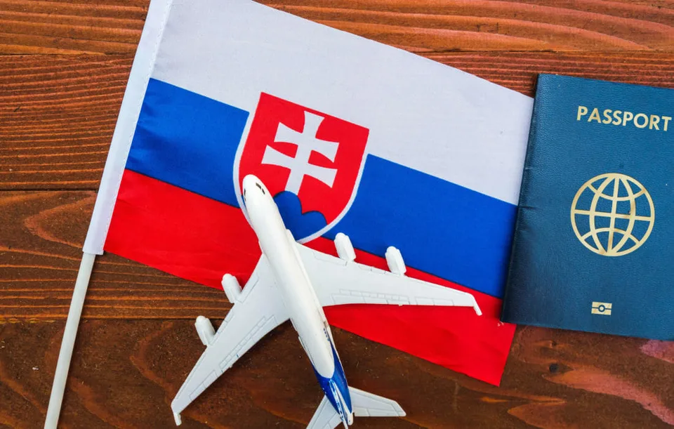 Read more about the article Koľko ľudí už prišlo o slovenský pas kvôli zákonu o štátnom občianstve? Je ich niekoľko tisíc