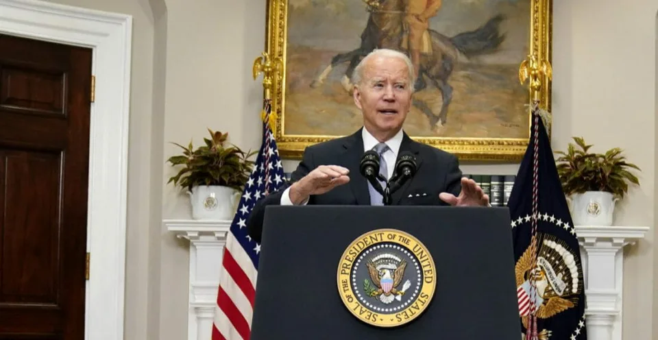 Read more about the article A je to tu! Húsíovia odpálili balistickú strelu, Biden pohrozil ďalšími údermi