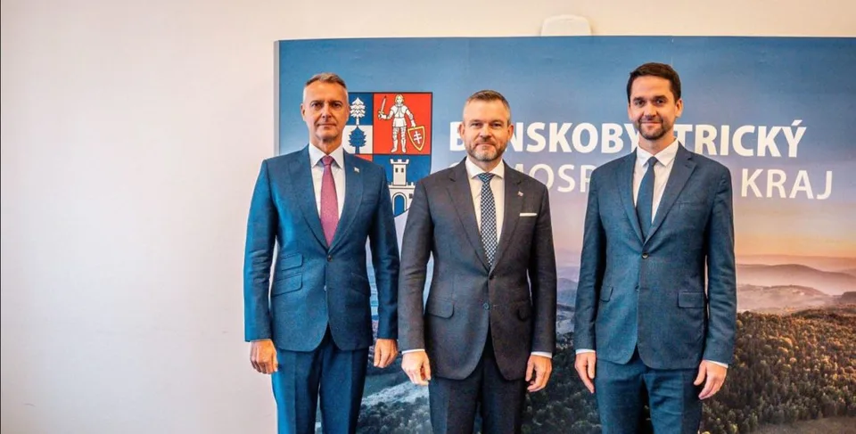 Read more about the article VIDEO Pellegrini a Raši v Banskej Bystrici: Meníme filozofiu, k regiónom budeme proklientski