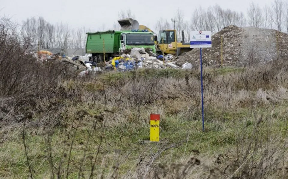 Read more about the article Vláda: Envirorezort má v prípade vrakunskej skládky vykonať  nevyhnutné opatrenia