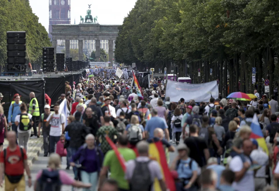 Read more about the article Odmietajú aj rúška. V Berlíne protestovali proti vládnej “kampani strachu”