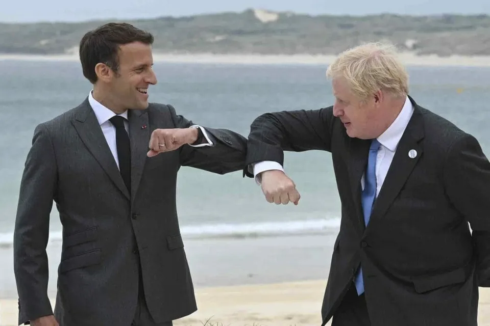 Read more about the article Johnson a Macron vyhlásili: Vidíme príležitosť na zvrátenie priebehu vojny na Ukrajine