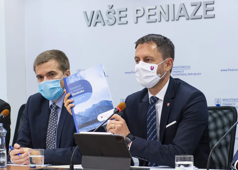 Read more about the article Heger predložil slohovú prácu. A čo išlo Ficovi? Tu je komentár udalostí