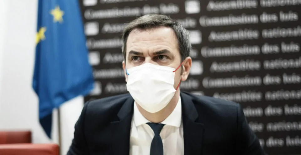 Read more about the article Poslancom vo Francúzsku sa vyhrážajú smrťou! Idú schváliť zákon, ktorý ešte viac zvýhodní očkovaných