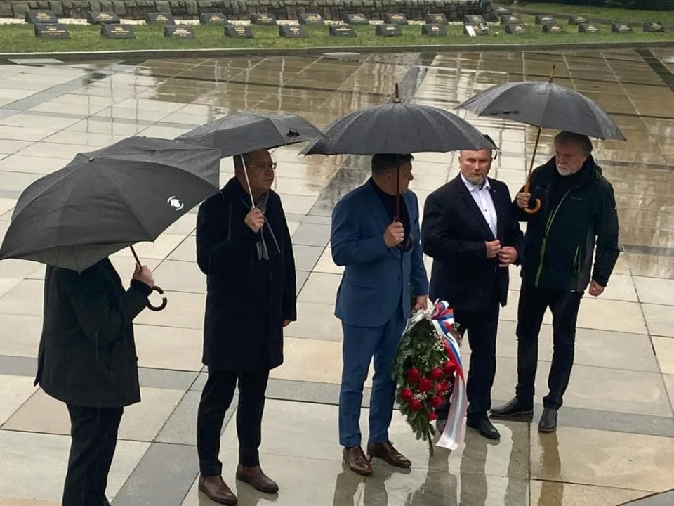 You are currently viewing VIDEO Smer si na Slavíne pripomenul vojakov padlých pri oslobodzovaní Bratislavy