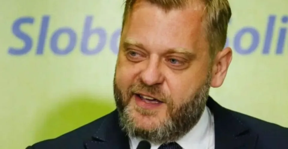 Read more about the article Má šťastie? Droba sa vzdal mandátu: Do parlamentu sa vďaka tomu vracia kontroverzný politik!