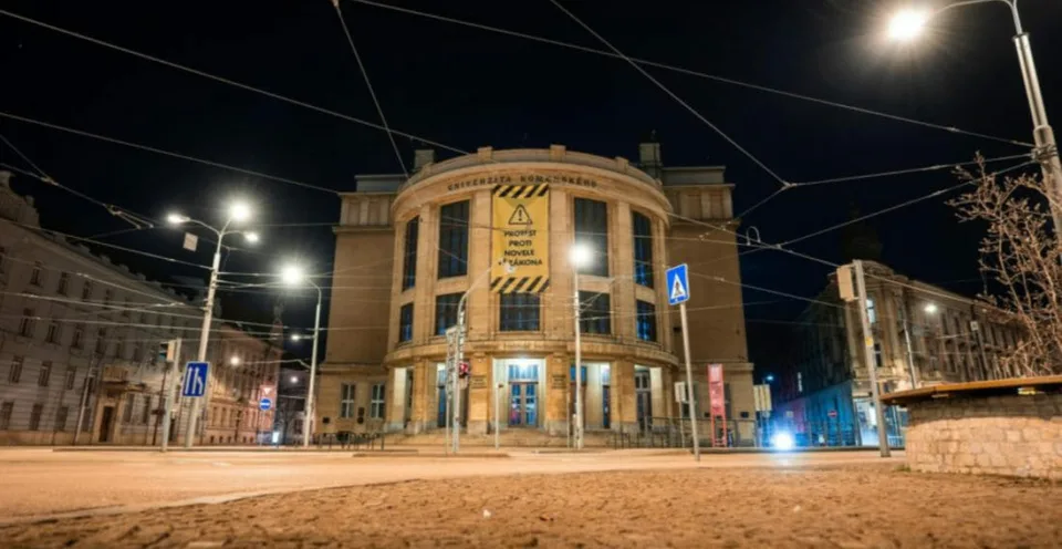 Read more about the article VIDEO Chystá sa veľký protest: Univerzity idú do ulíc po 32 rokoch, chcú sa vzoprieť arogancii moci!