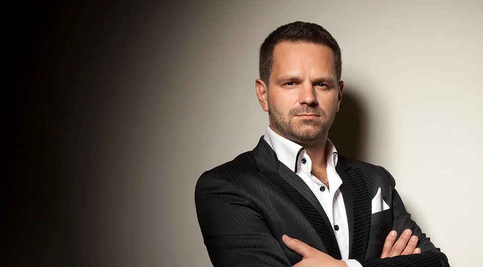 Read more about the article Hrdinom dnešnej doby poďakoval aj spevák Matej Vaník