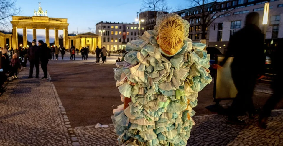 Read more about the article Sobota bola v znamení protestov: Do ulíc vyšli Nemci, Briti, polícia zasahovala aj vo Francúzsku!