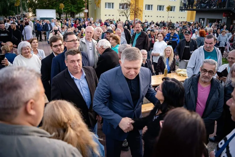 Read more about the article Fico pred davom v Poltári: Vláda svojou aroganciou a neschopnosťou skúša trpezlivosť Slovákov!