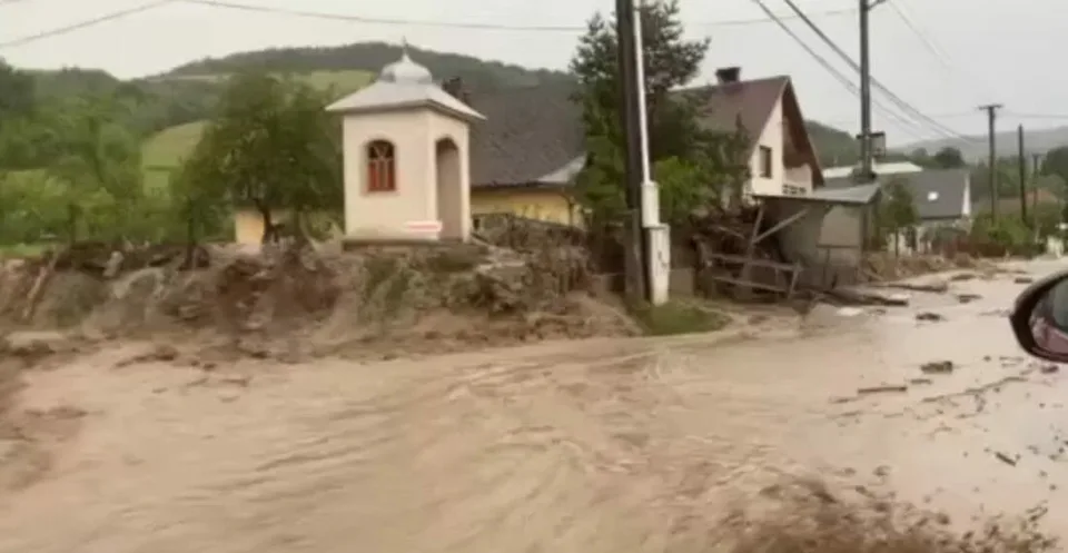 Read more about the article VIDEO Búrky nechali za sebou spúšť: Na východe zaplavilo dvory a pivnice rodinných domov