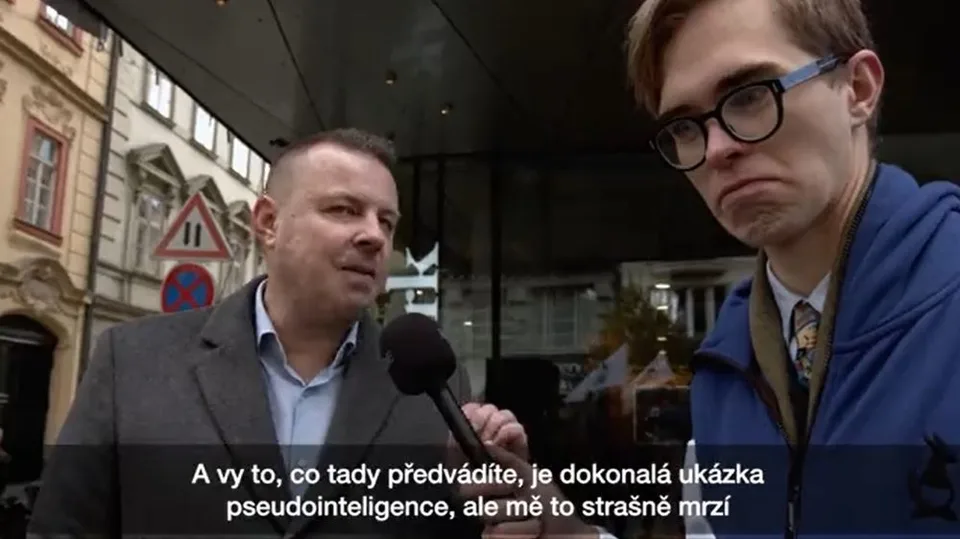 Read more about the article VIDEO Český politik „sfúkol“ mladého aktivistu: Máte plné ústa myšlienok, ktoré vôbec nechápete