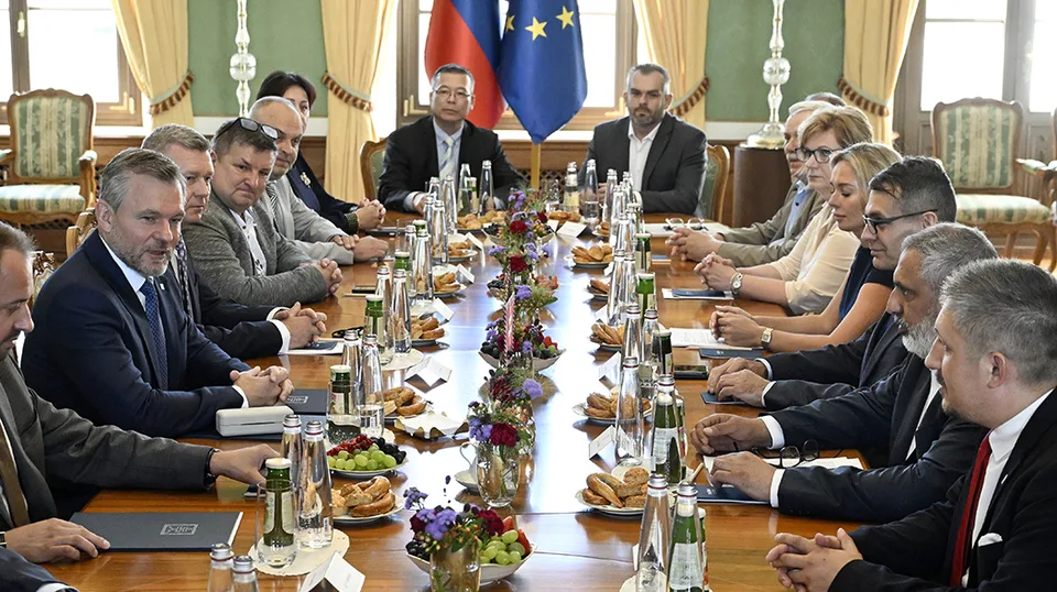 Read more about the article Prezident na stretnutí so splnomocnencami apeloval, aby národnostná príslušnosť nebola dôvodom pre hádky