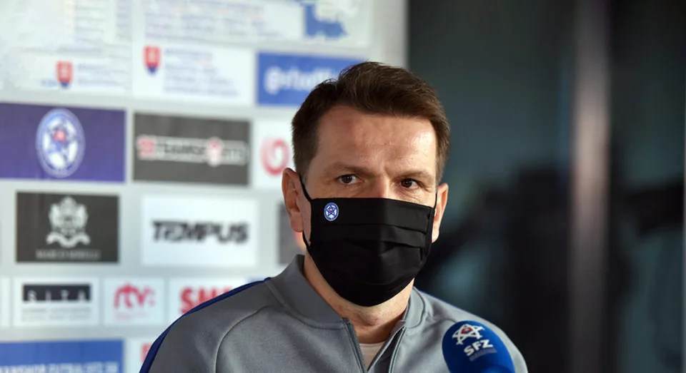 Read more about the article Slováci proti favoritom, Tarkovič: Október môže rozhodnúť