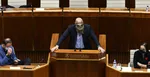 Andrej Medvecký v protiplynovej maske.