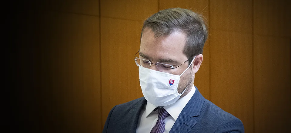 Read more about the article Zlomia ho? Krajčí ohrozuje zdravie Slovákov, mal by odstúpiť, tvrdia smeráci