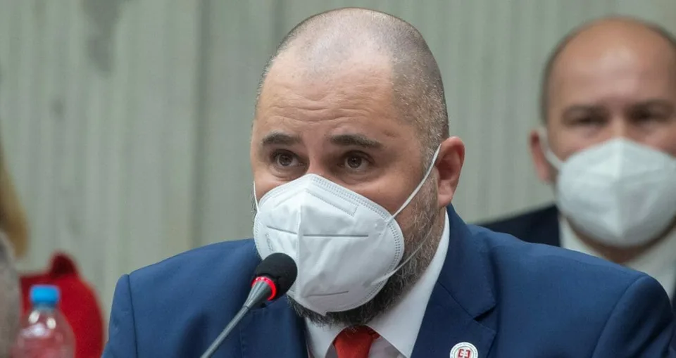 Read more about the article Linhart po vyhrážkach za hlasovanie: Toto si naozaj za svoju obetu národu nezaslúžim!
