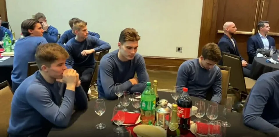 Read more about the article VIDEO Slováci si užili vianočnú hostinu: Kanaďania im pripravili tradičné jedlá ako doma