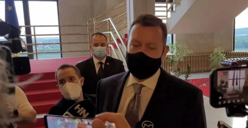 Read more about the article VIDEO Lipšic nepochopil zákon o SIS? Tajní ho označili za konšpirátora!