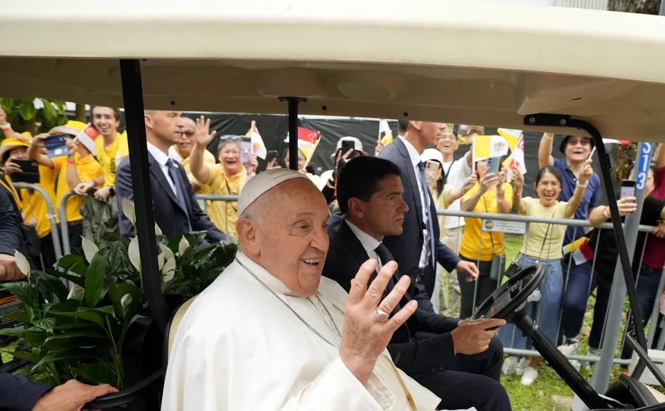 Read more about the article Posledné splnené želanie pápeža Františka: Papamobil sa mení na posolstvo nádeje v Gaze