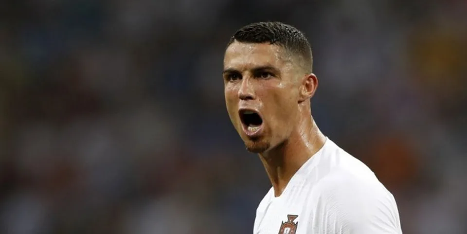 Read more about the article Ronaldo podpísal s United dvojročnú zmluvu: Čaká nás úspešná sezóna!