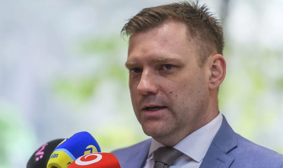 Read more about the article Petr Pavel na Pohode v obkľúčení ochrankárov! Taraba sa pýta, kde sú komentáre Denníka N