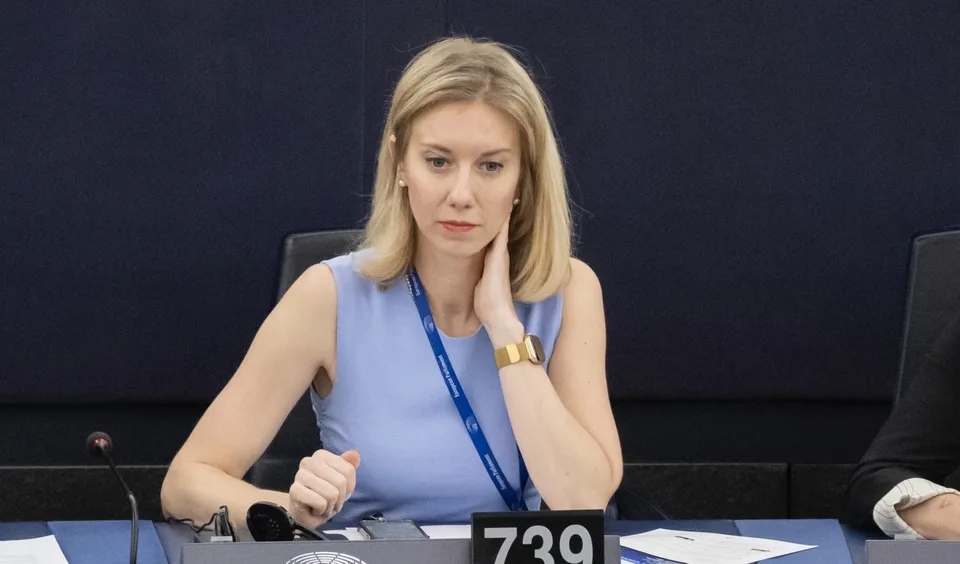 Read more about the article Progresívci sa vyhýbajú odpovedi na otázku, či dajú na zbrojenie o ďalších 7 miliárd viac, ak budú vládnuť