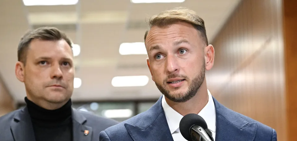 Read more about the article Kto nahradí Dolinkovú? O nejakých menách sa už hovorí, viac prezrádzajú slová šéfa Hlasu