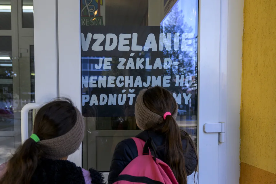 Read more about the article ISD: Školstvo na Slovensku. Prečo máme viac škôl, ale menej žiakov?