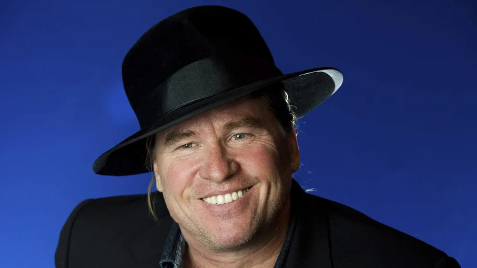 Read more about the article Smutná správa: Zomrel legendárny herec Val Kilmer, hviezda Top Gun a Batmana!