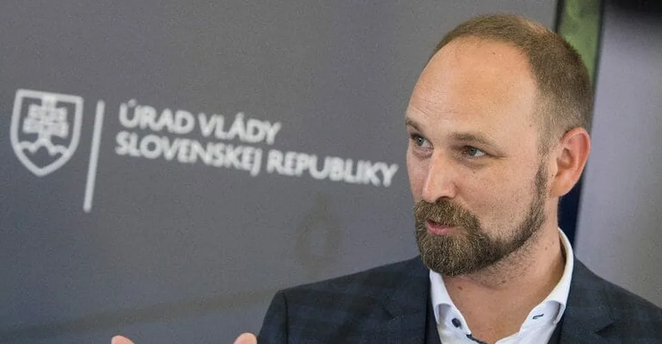 Read more about the article SK8 sa stretne s vybranými politickými stranami. K tomuto ich chcú zaviazať!