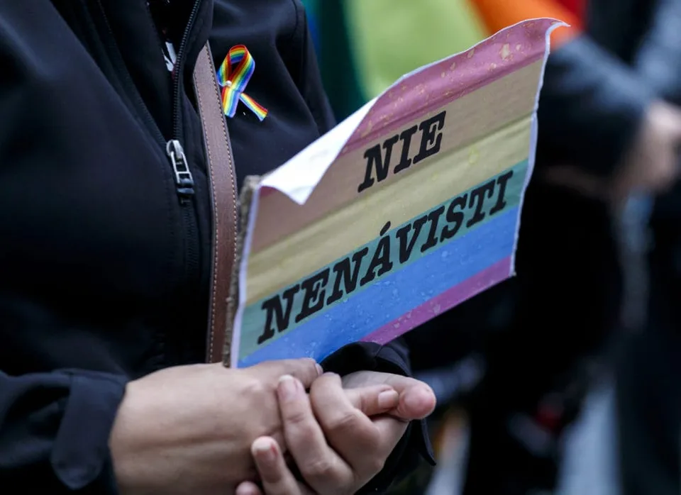 Read more about the article Na Slovensku vraj útláčame menšiny, trdí mimovládka Amnesty international