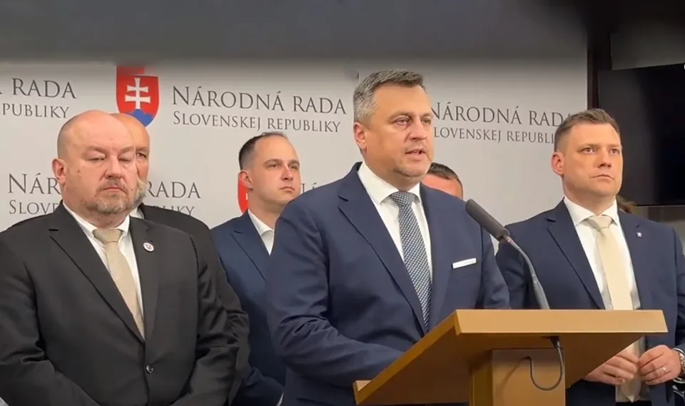 Read more about the article Šéf SNS sa ospravedlnil za emócie, ktoré ním lomcovali po útoku na Fica: Danko ocenil aj prijatie uznesenia o atentáte