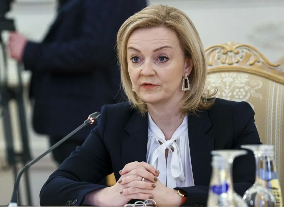 Read more about the article Britská šéfka rezortu diplomacie: Obávame sa, že Rusko použije na Ukrajine chemické zbrane!