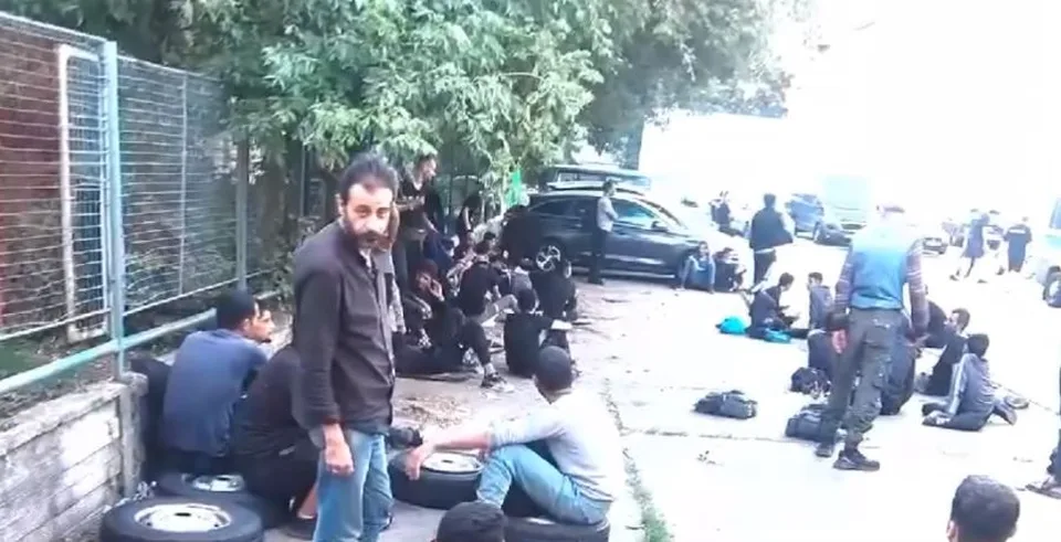 Read more about the article V Tatranskej Javorine sa rozložili migranti. Starosta je zúfalý, ľudia naštvaní, polícia nič nezmôže