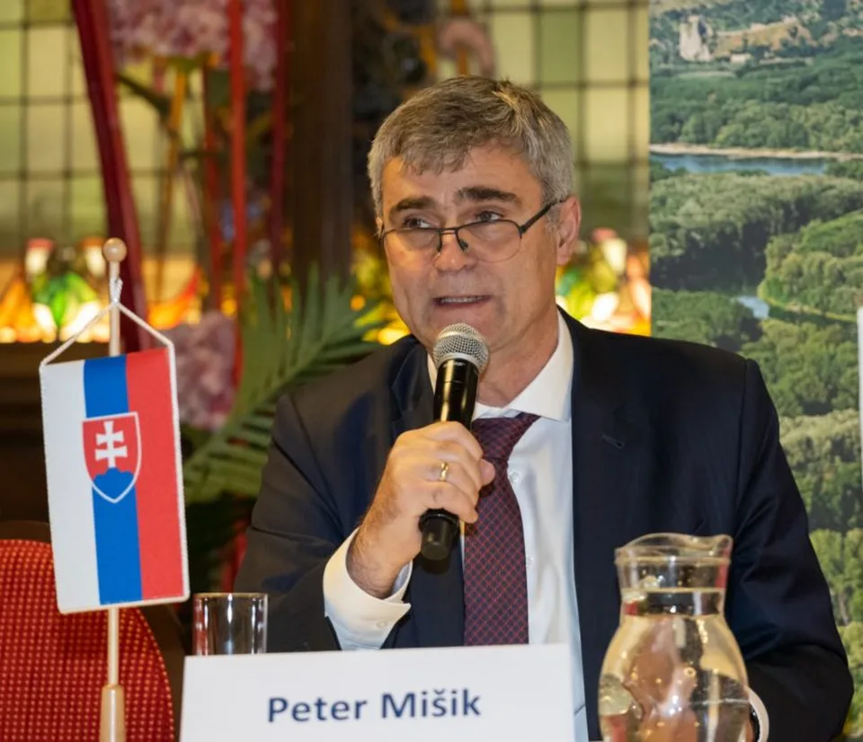 Read more about the article Ďalšie zmeny: Nový štátny tajomník na zahraničí, noví šéfovia služobných úradov na spravodlivosti a protimonopolnom úrade