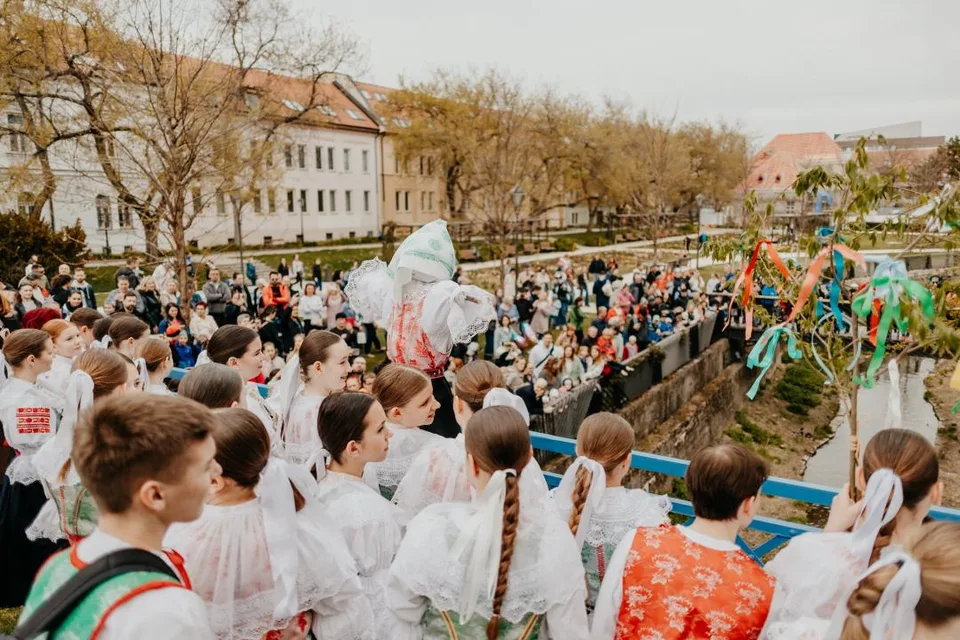 Read more about the article Máte radi folklór? Tak tu by ste nemali chýbať!