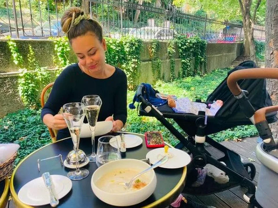 Read more about the article Dominika Kavaschová na materskej: Čo preberá so svojimi kamoškami?