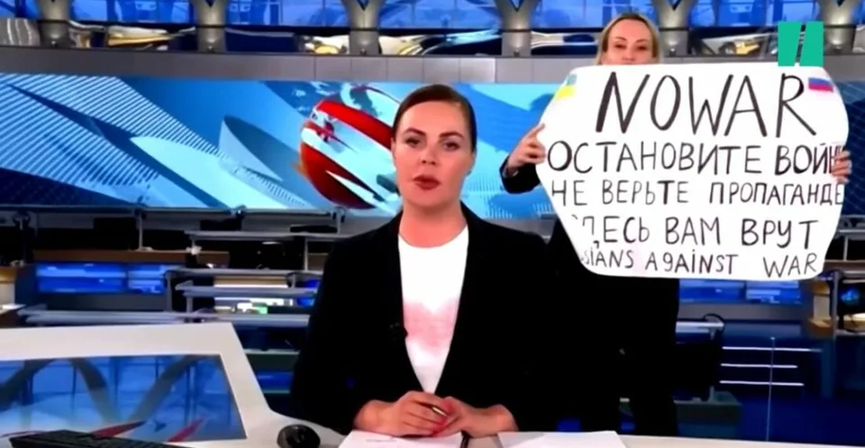 Read more about the article Známu ruskú novinárku Ovsiannikovovú zadržali a obvinili. Polícia jej prehľadala byt